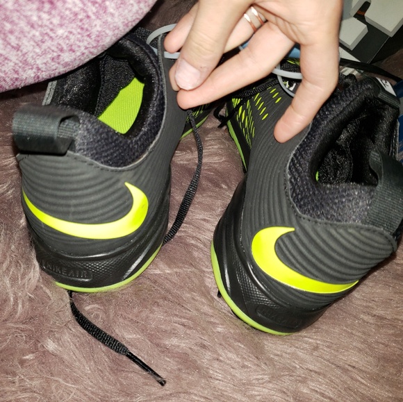 Nike cleats - Picture 4 of 4